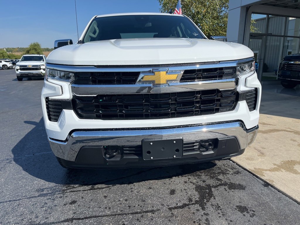 2026 Chevrolet Silverado 1500 LT photo 2
