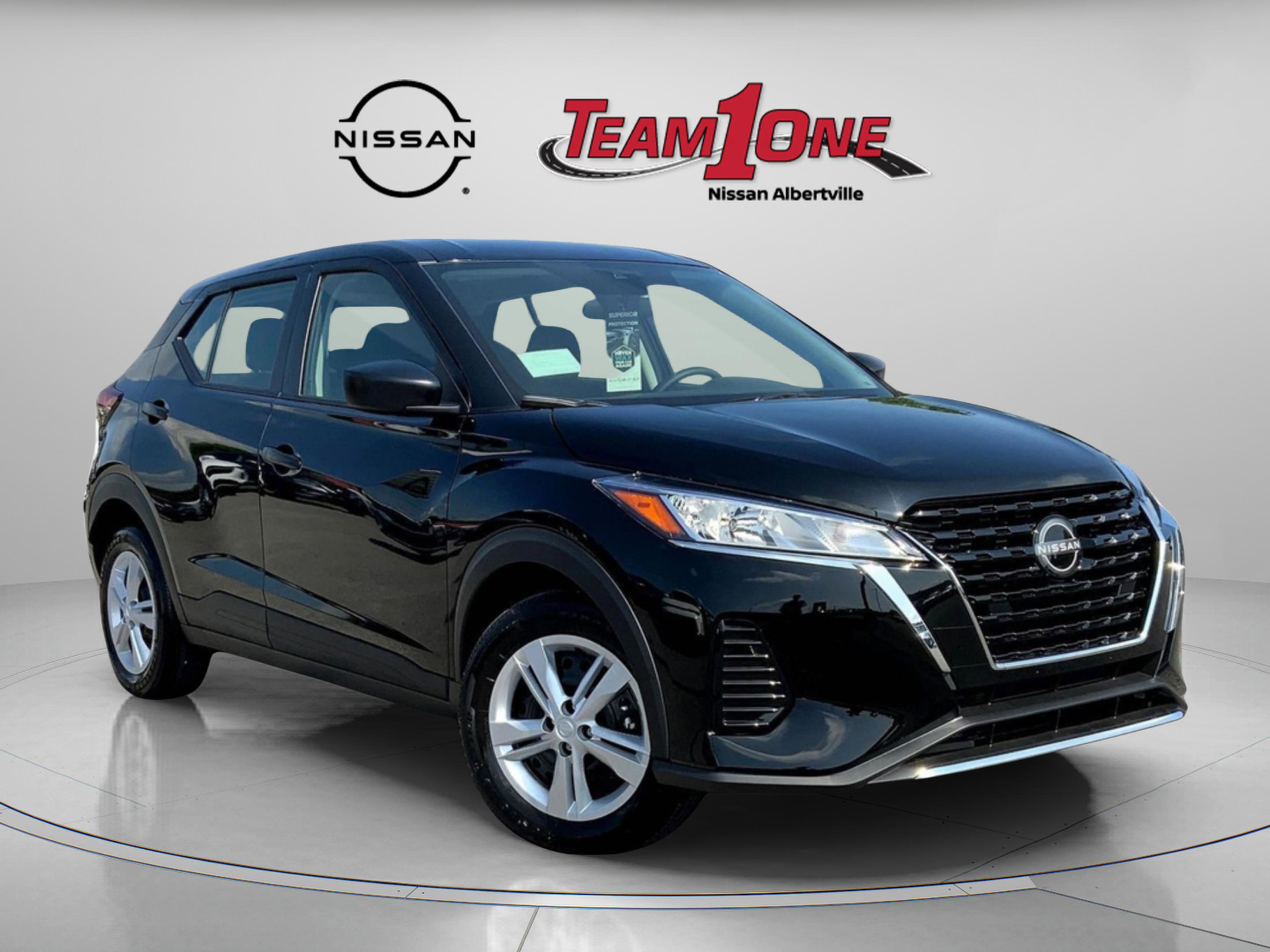 2025 Nissan KICKS PLAY Base's photo