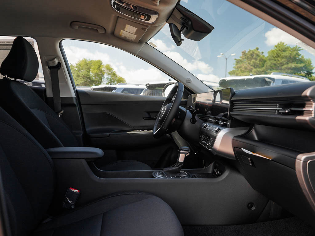 2026 Hyundai Kona SEL photo 9