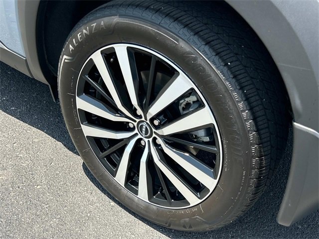 2024 Nissan Pathfinder Platinum photo 9