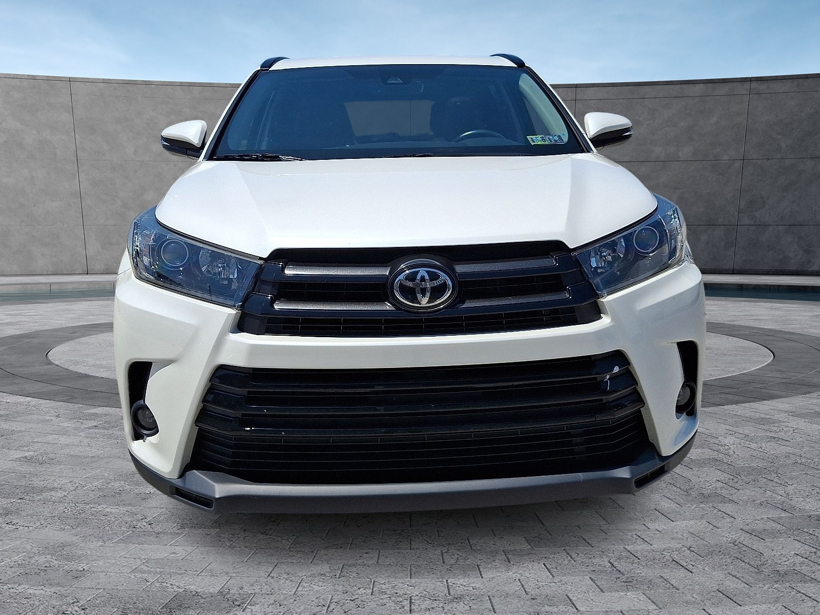 2019 Toyota Highlander SE photo 2
