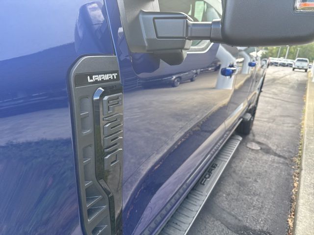 2026 Ford F-250 Lariat photo 4