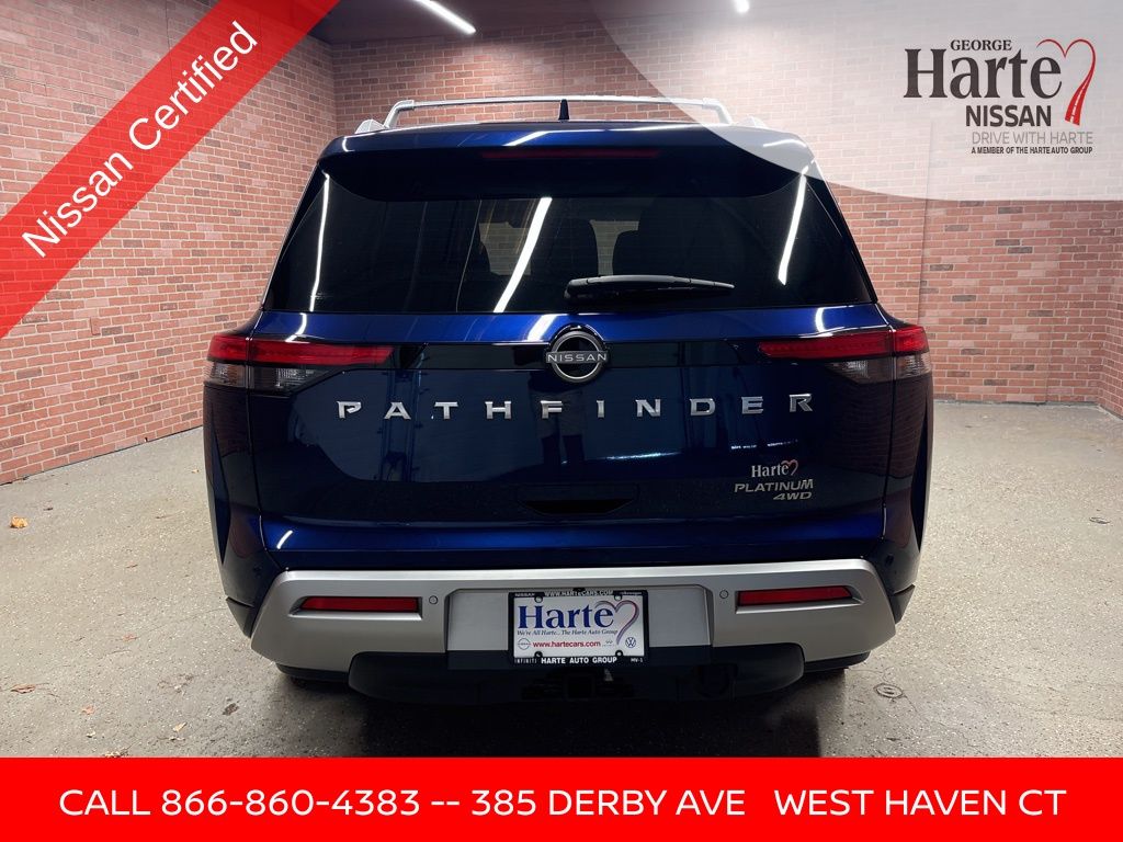 2022 Nissan Pathfinder Platinum photo 2