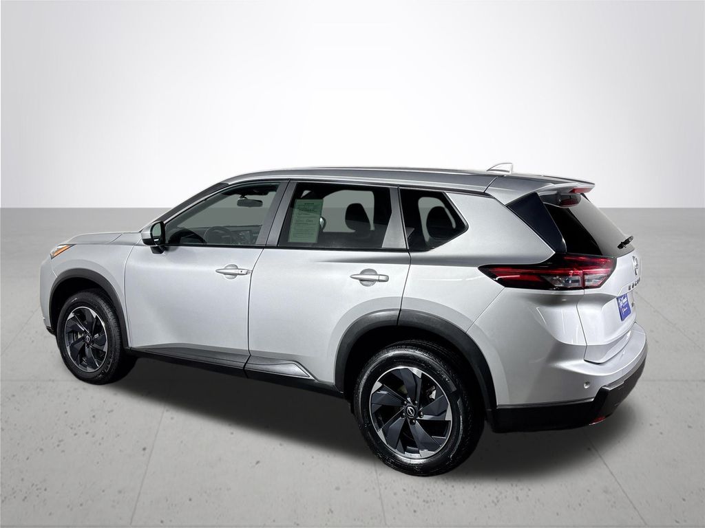 2024 Nissan Rogue SV photo 8
