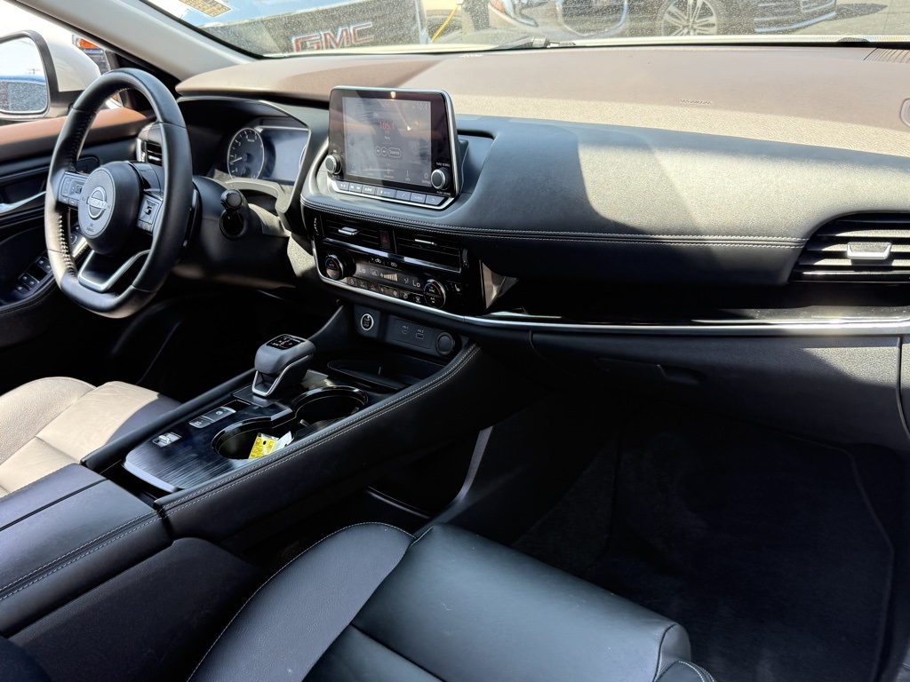2022 Nissan Rogue SL photo 25