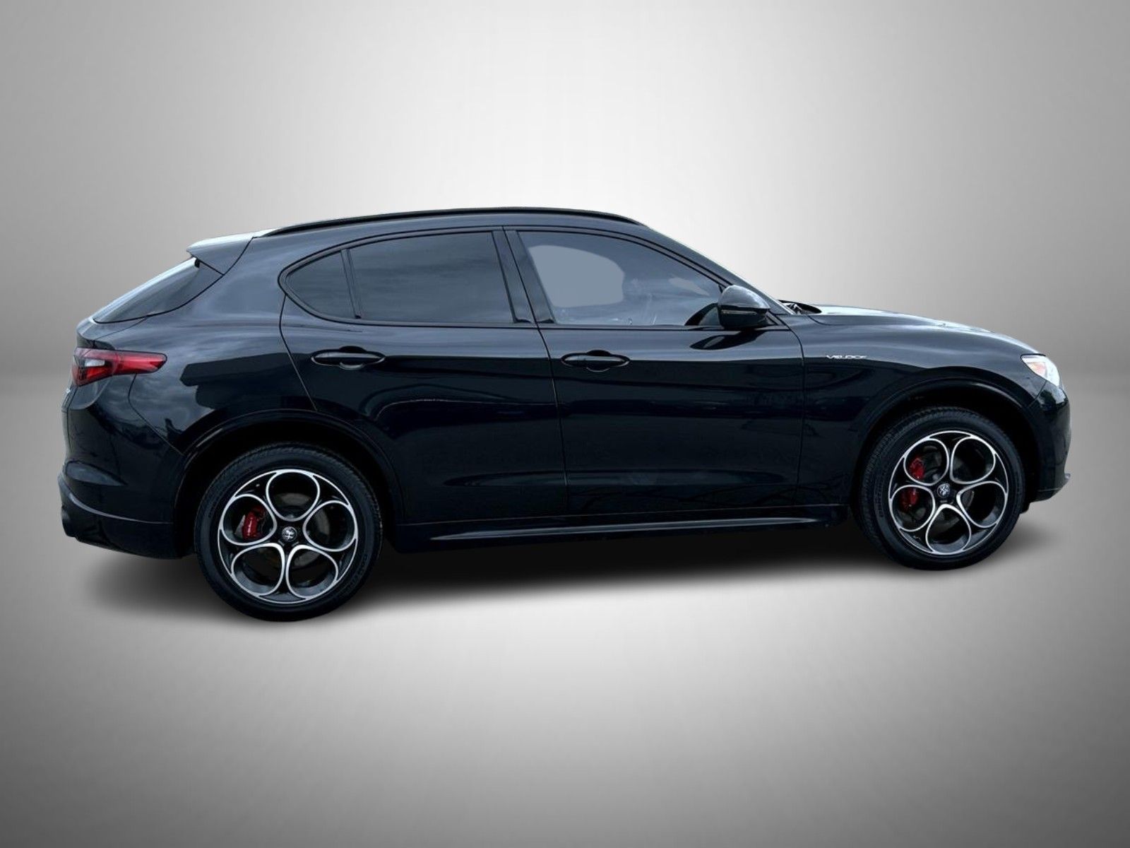 2023 Alfa Romeo Stelvio Ti photo 4