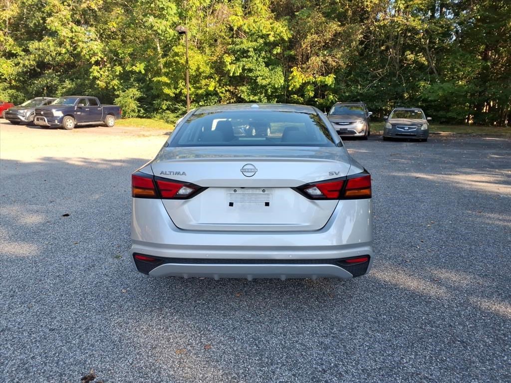 2023 Nissan Altima 2.5 SV photo 8
