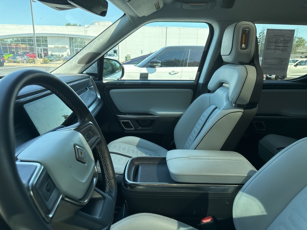 2023 Rivian R1T Adventure photo 3