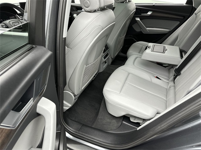 2025 Audi Q5 45 S line Premium Plus photo 14