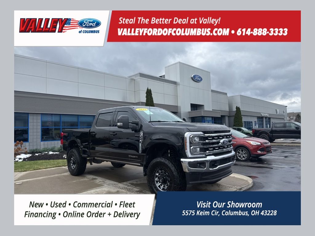 2025 Ford F-350 Super Duty Lariat's photo
