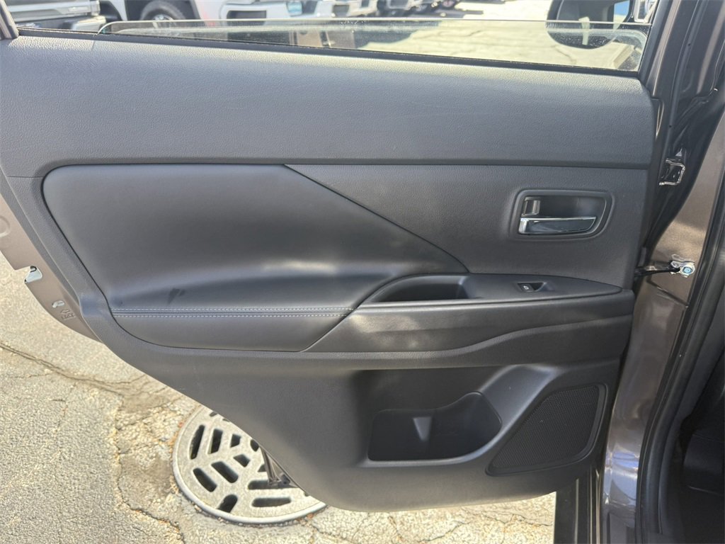 2019 MITSUBISHI OUTLANDER - Image 28