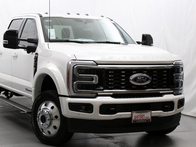 2026 Ford F-450 Platinum photo 2