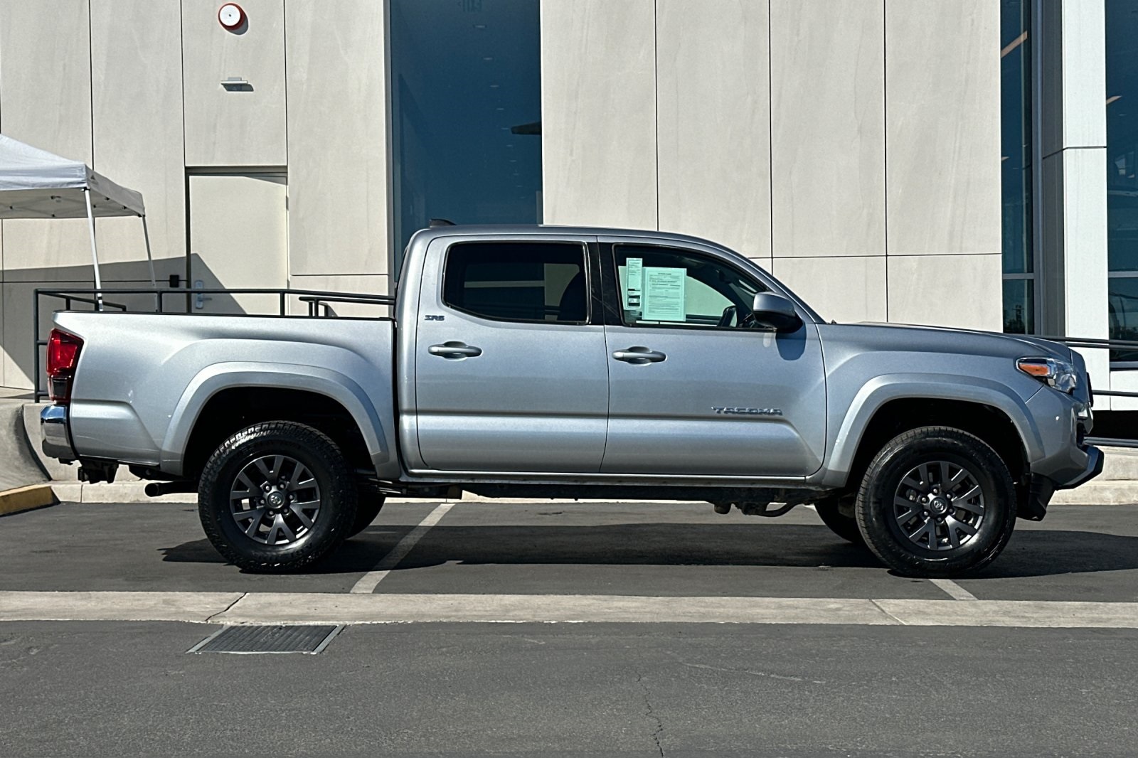 2022 Toyota Tacoma TRD Off-Road V6 photo 2