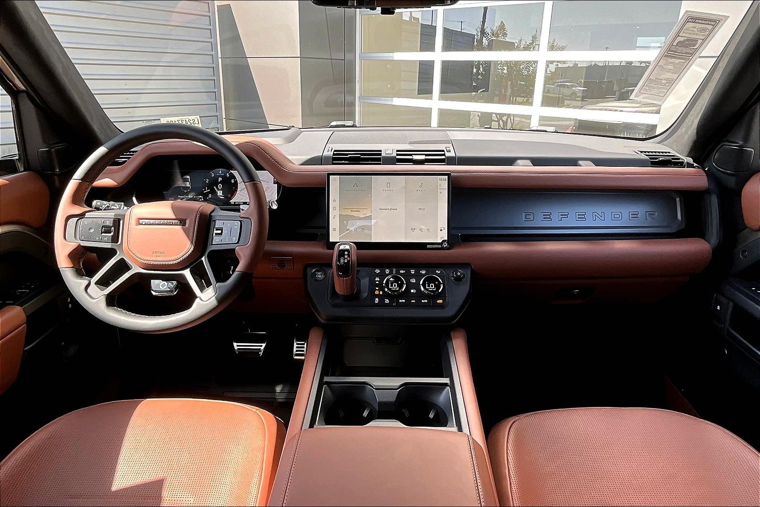 2025 Land Rover Defender 110 V8 photo 4
