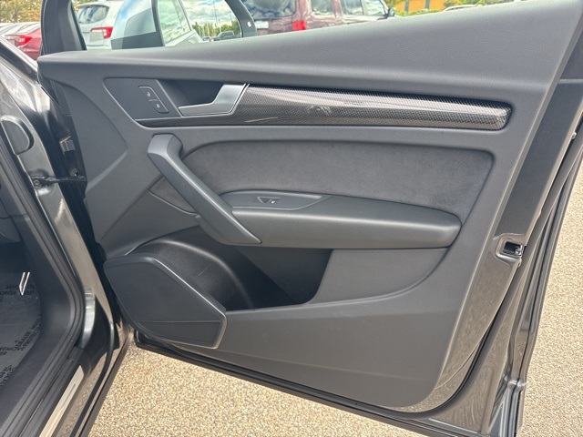 2022 Audi SQ5 Premium photo 9
