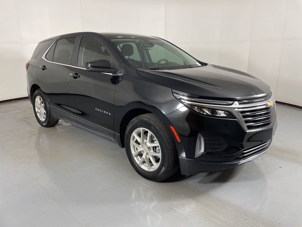2024 Chevrolet Equinox LT photo 2