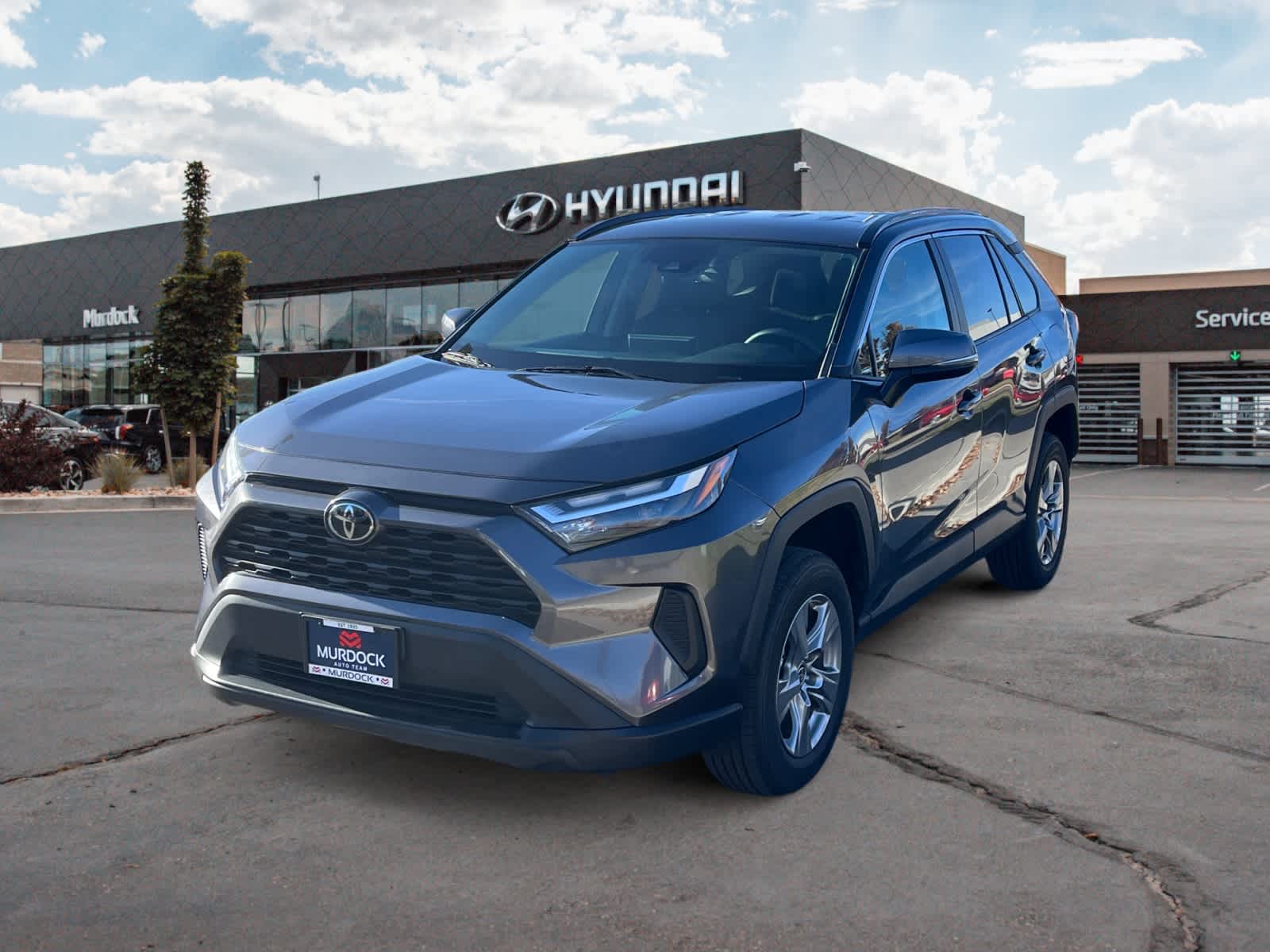 2024 Toyota RAV4 XLE's photo