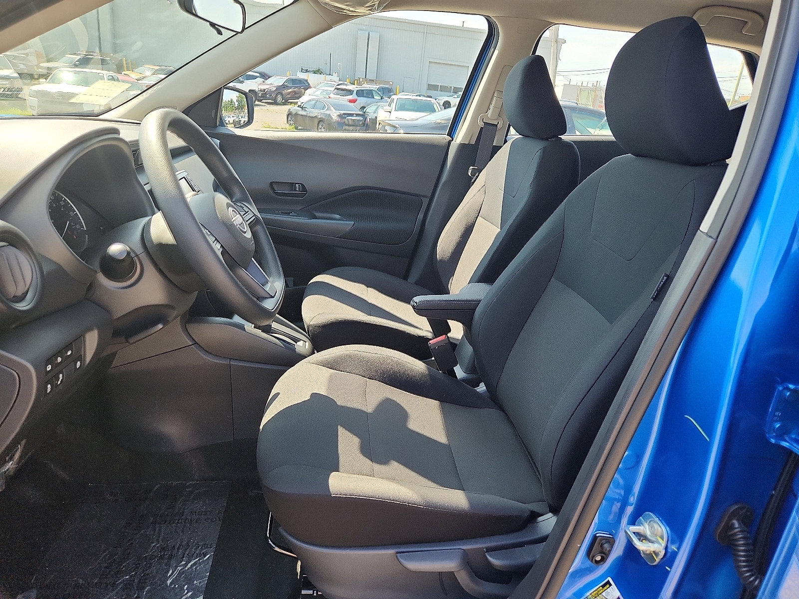 2025 Nissan Kicks Play S photo 8
