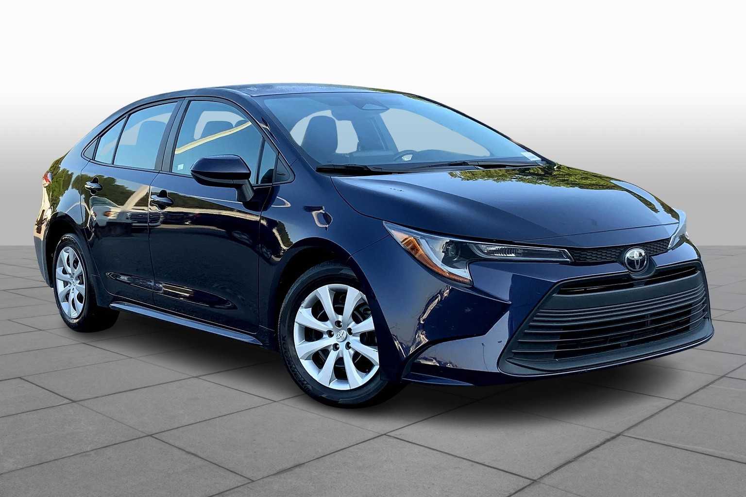 Used 2024 Toyota Corolla LE with VIN 5YFB4MDE3RP129699 for sale in Northfield, Minnesota