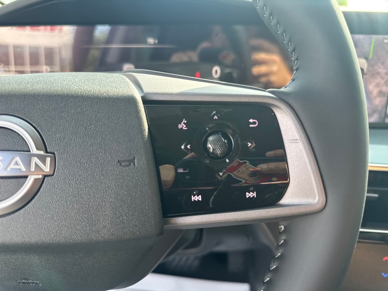 2025 Nissan Murano SL photo 17
