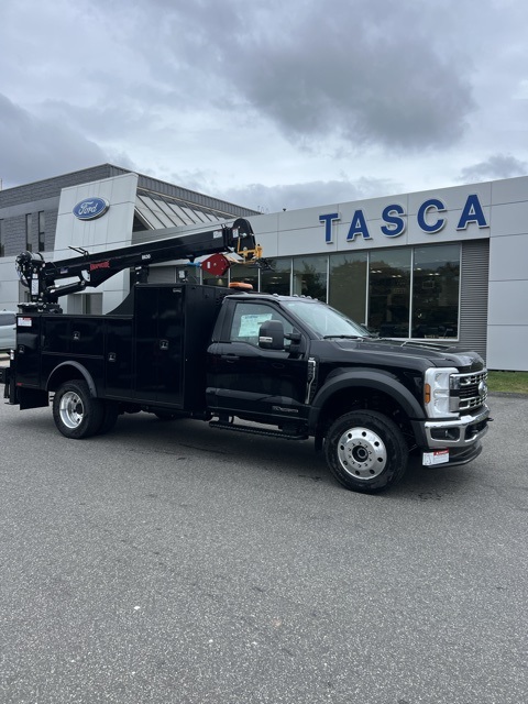 2024 Ford F-600 Super Duty Chassis Cab XLT's photo