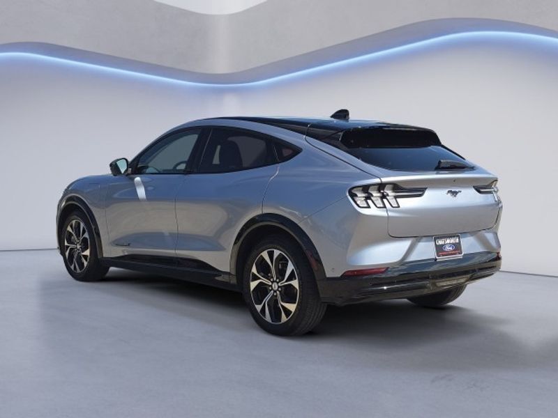 2022 Ford Mustang Mach-E Premium photo 4