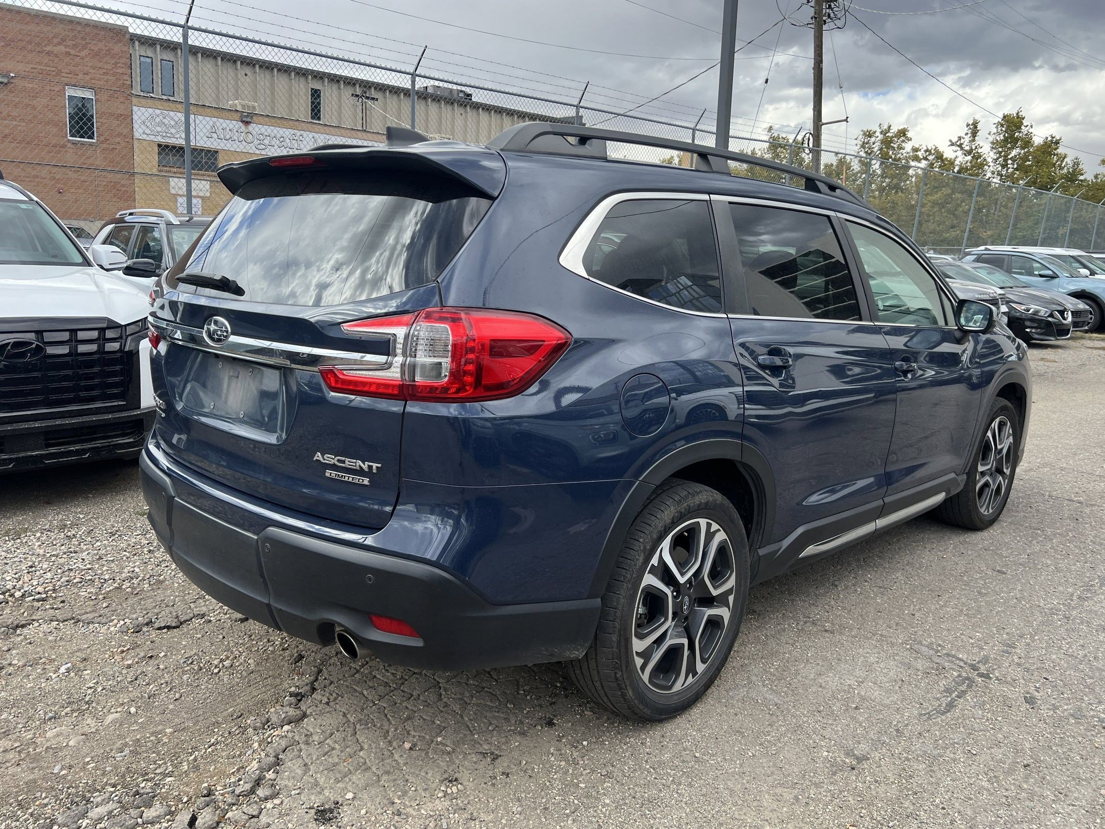 2023 Subaru Ascent Limited photo 2