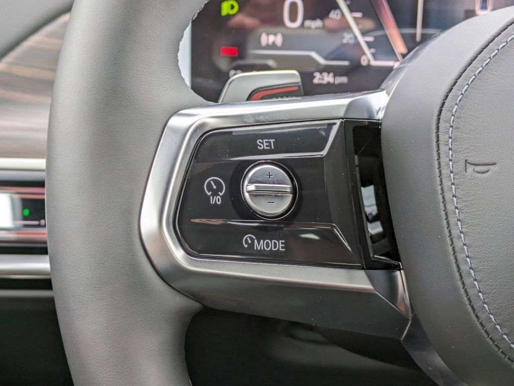 New 2024 Mineral White Metallic BMW xDrive60 image 30