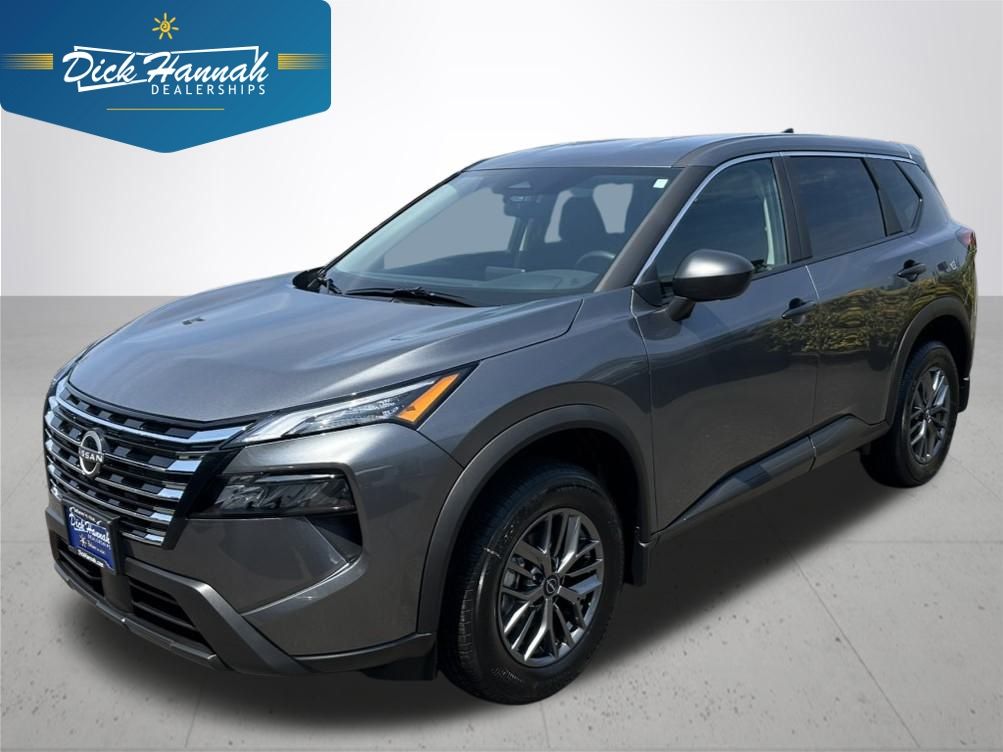 2025 Nissan Rogue S's photo