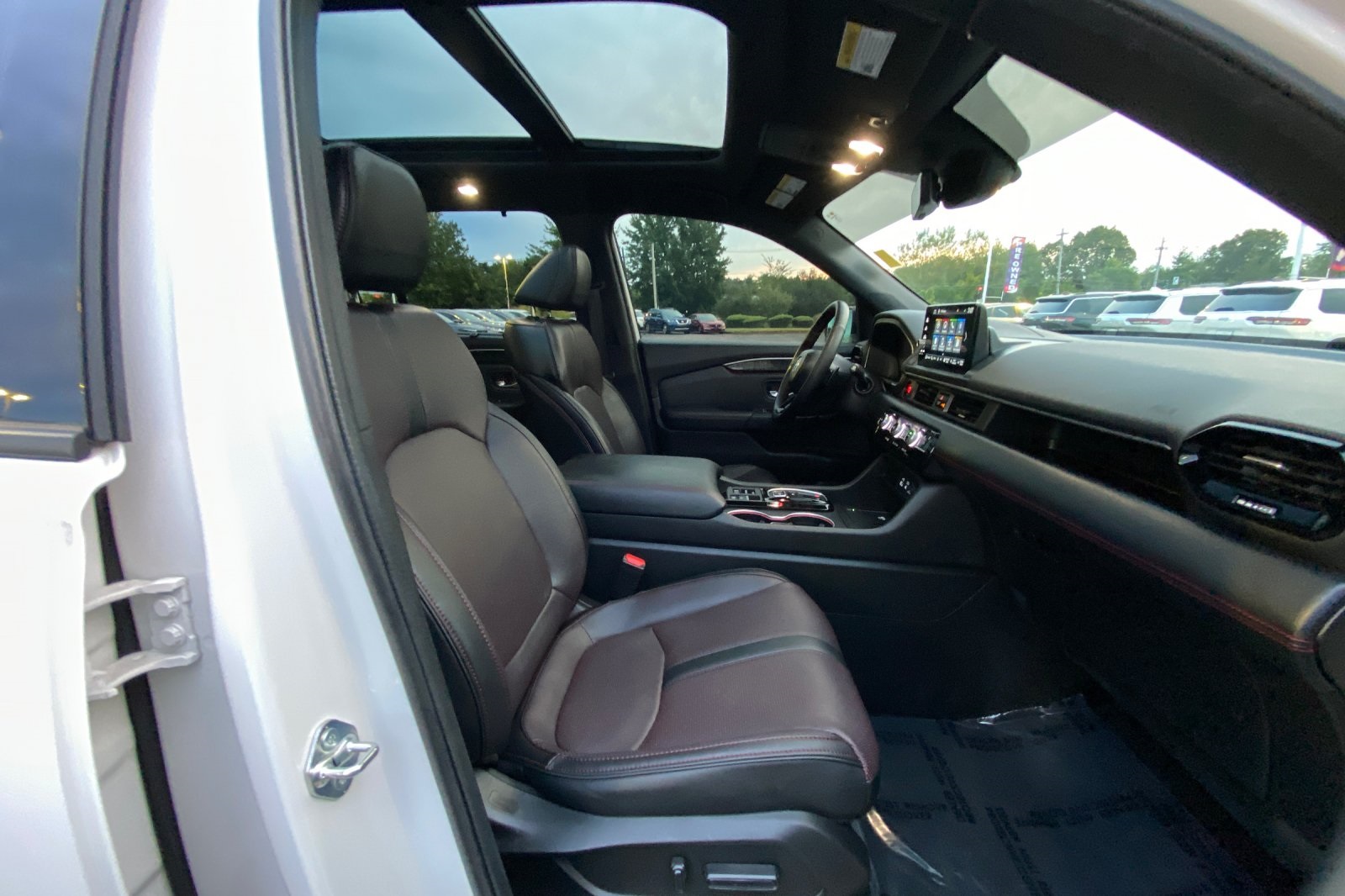 2025 Honda Pilot Black Edition photo 17