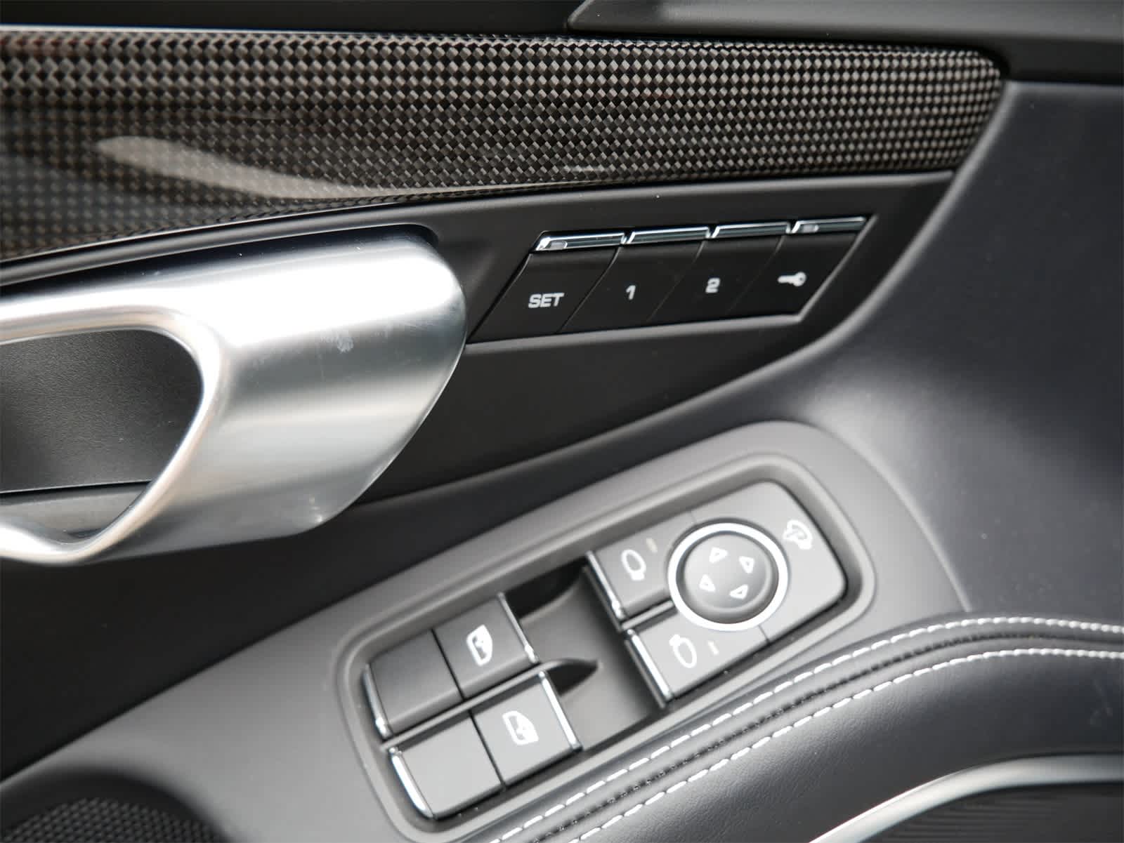 2025 Porsche Cayman S photo 9