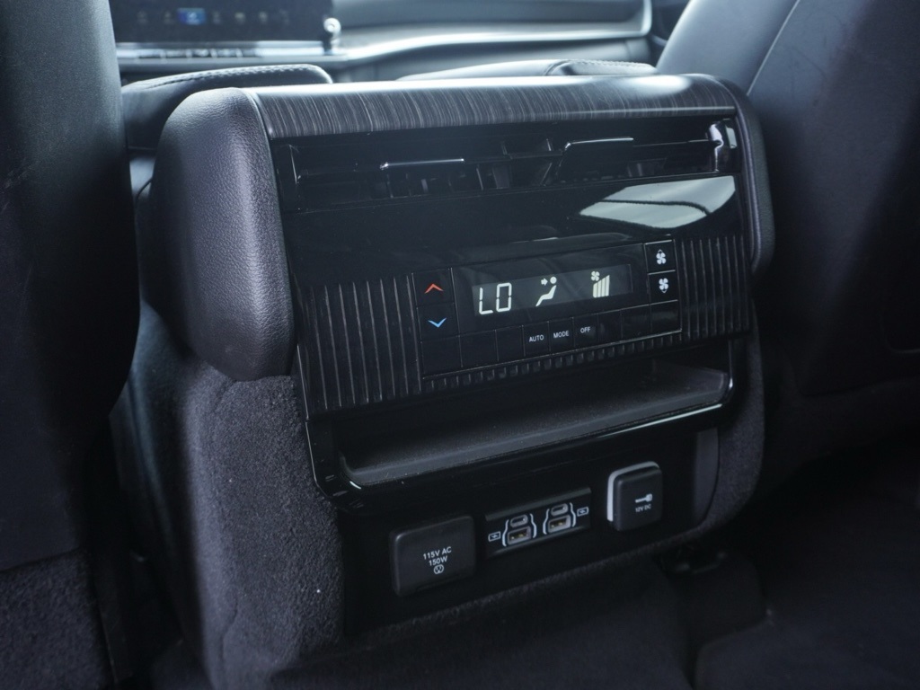 2024 Jeep Wagoneer Series II photo 23
