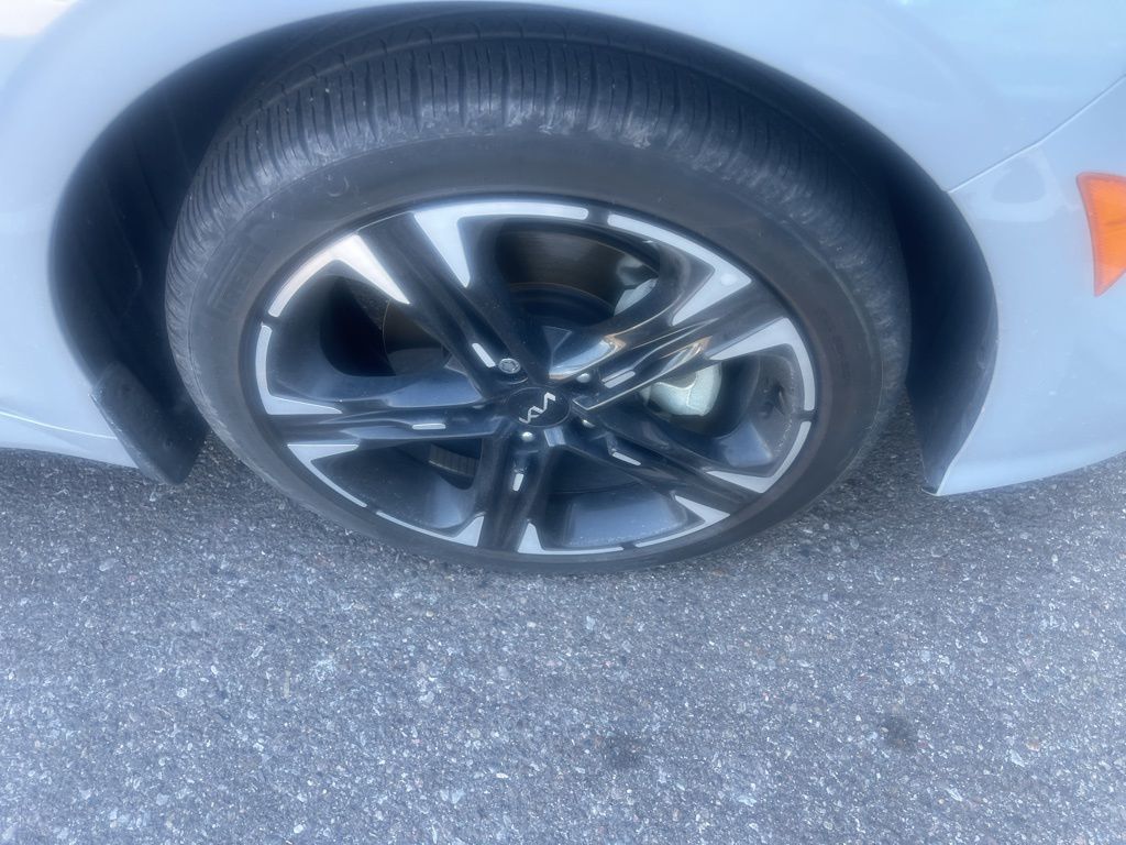 2024 Kia K5 GT-Line photo 9