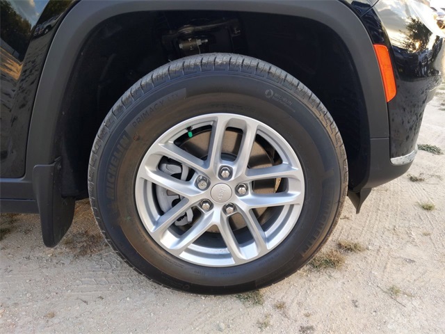 2025 Jeep Grand Cherokee Laredo photo 31