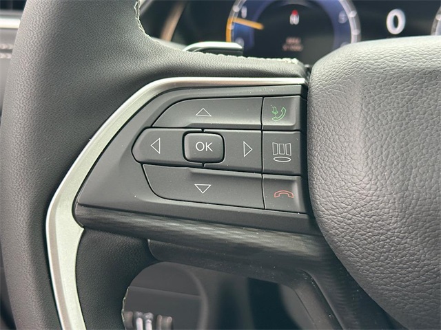 2025 Jeep Grand Cherokee Laredo Altitude photo 19