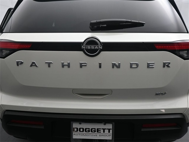 2022 Nissan Pathfinder SV photo 6