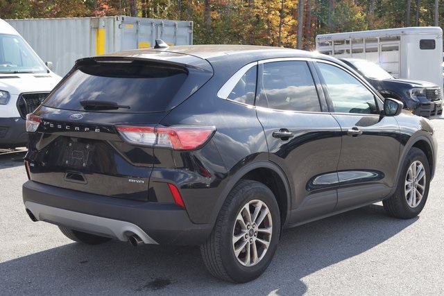 2022 Ford Escape SE photo 2