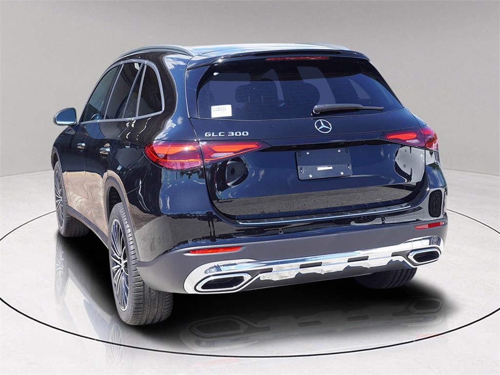 2026 Mercedes Benz GLC 300 photo 4