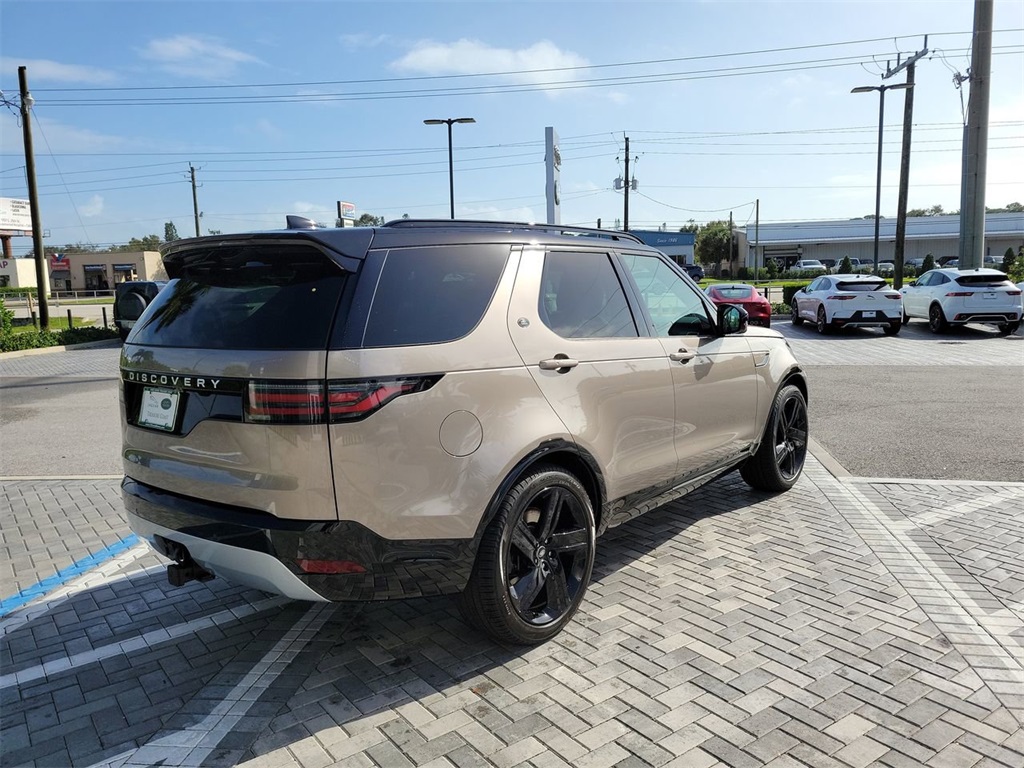 2025 Land Rover Discovery Metropolitan Edition photo 4