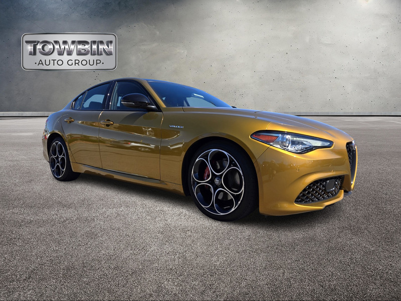 2022 Alfa Romeo Giulia Ti - VELOCE photo 2
