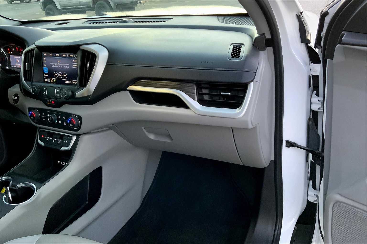 2024 Gmc Terrain SLT photo 16