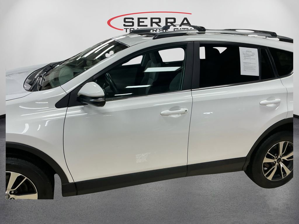 2017 Toyota RAV4 XLE photo 8