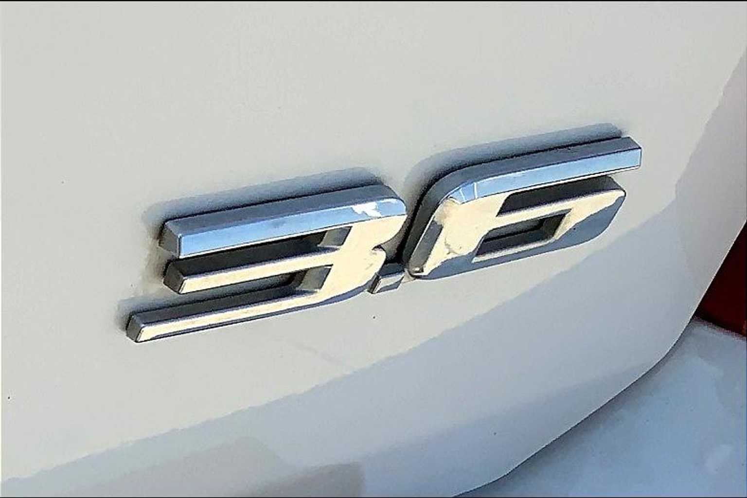 2015 Cadillac SRX Luxury photo 9