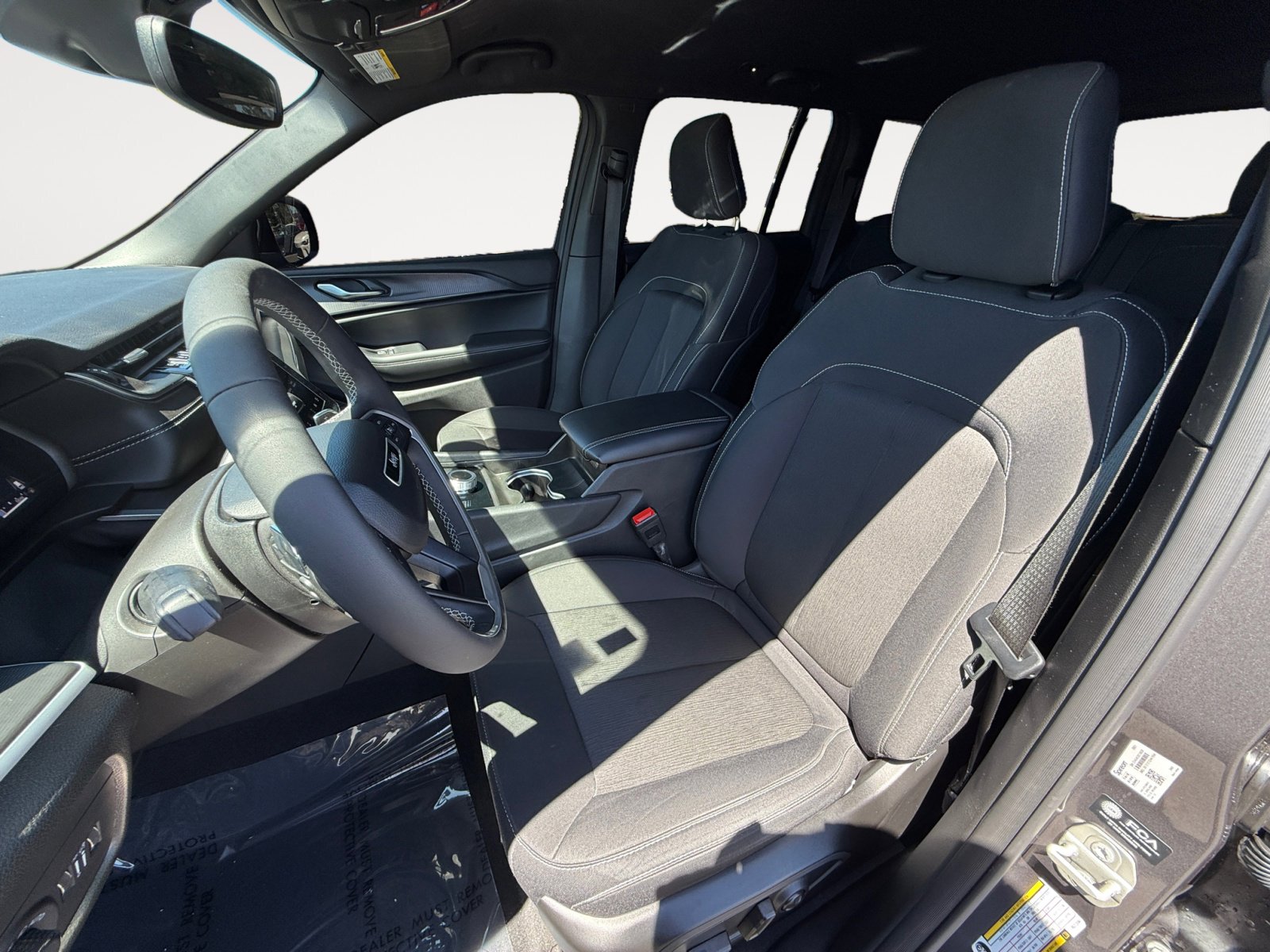 2024 Jeep Grand Cherokee Laredo photo 10