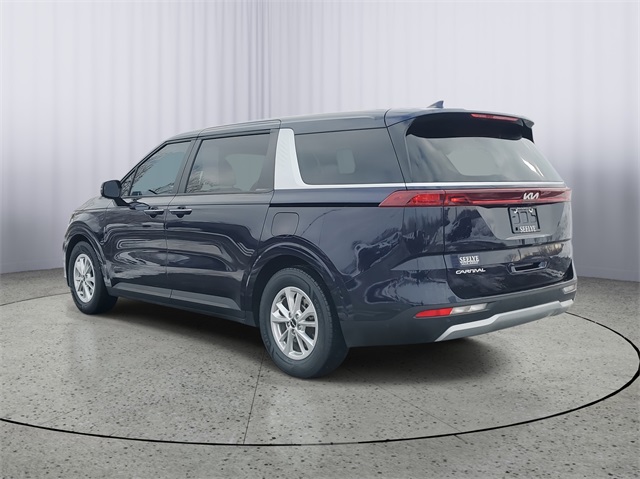 2024 Kia Carnival LX photo 4