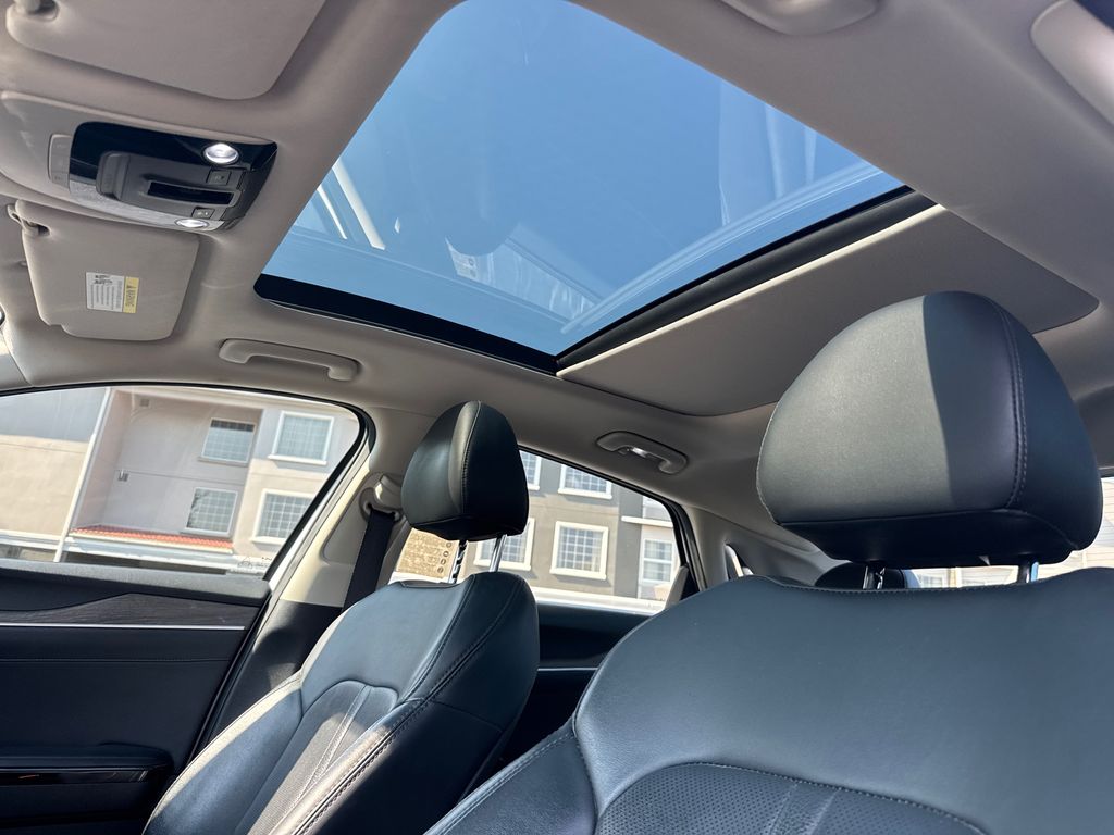 2022 Kia K5 EX photo 22