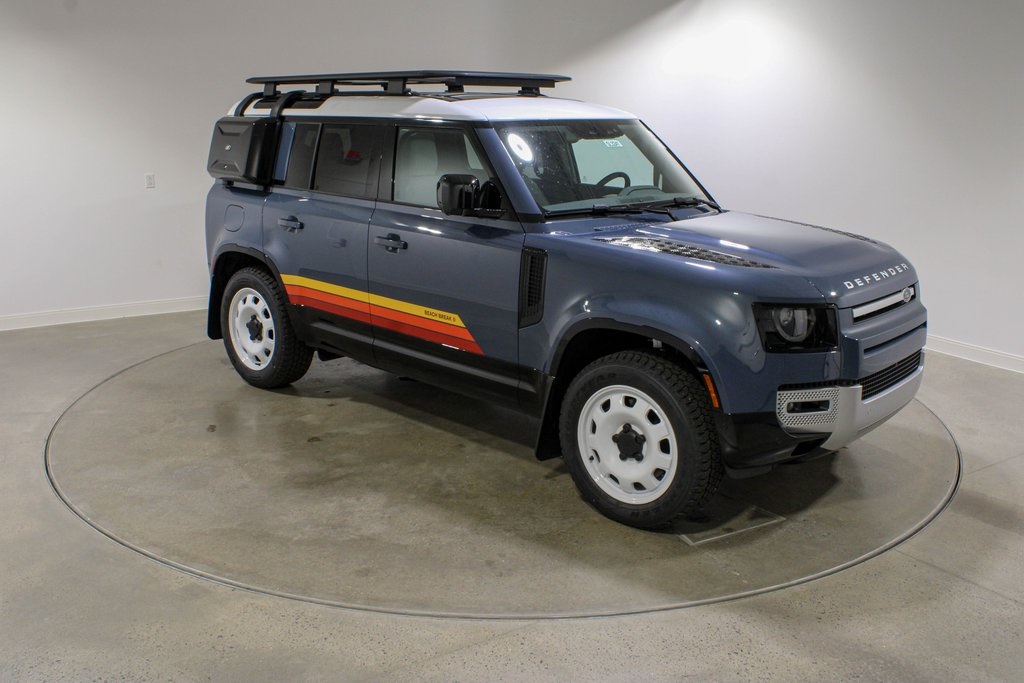 2025 Land Rover Defender 110 S photo 7