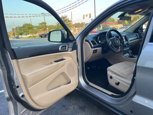 2021 Jeep Grand Cherokee Laredo E photo 4