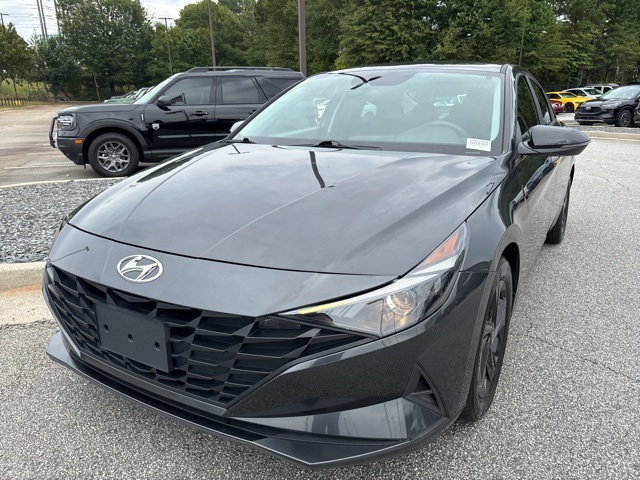 2021 Hyundai Elantra SEL photo 3