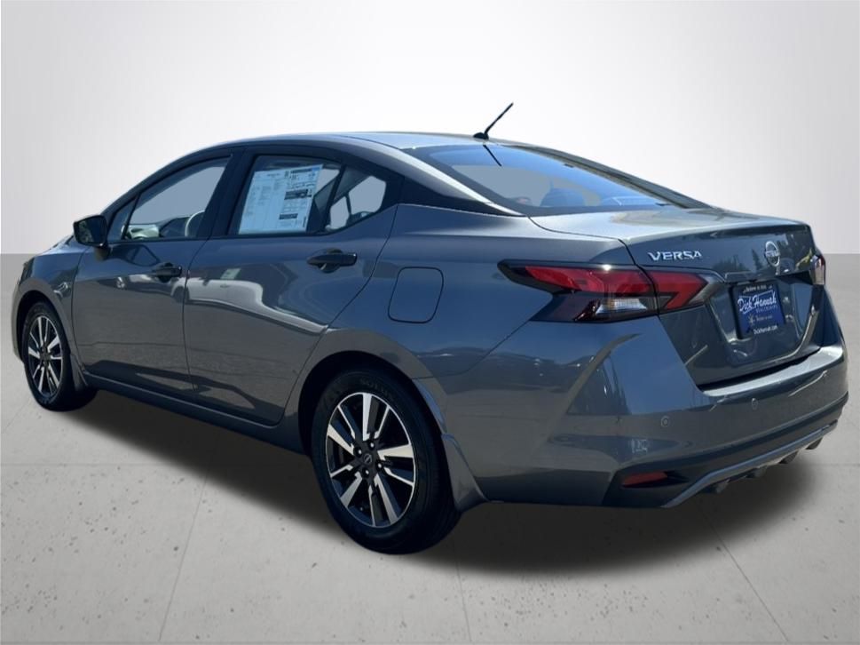 2025 Nissan Versa 1.6 S photo 9